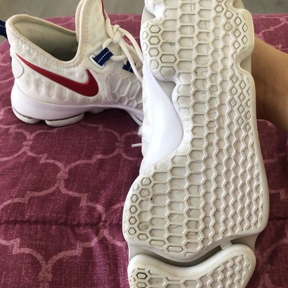 Kevin Durant basketball shoes, boys size 7y US - Picture 5 of 5